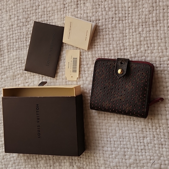 Vintage Louis Vuitton Monogram Perforation Wallet, 2006 season - Picture 3 of 10